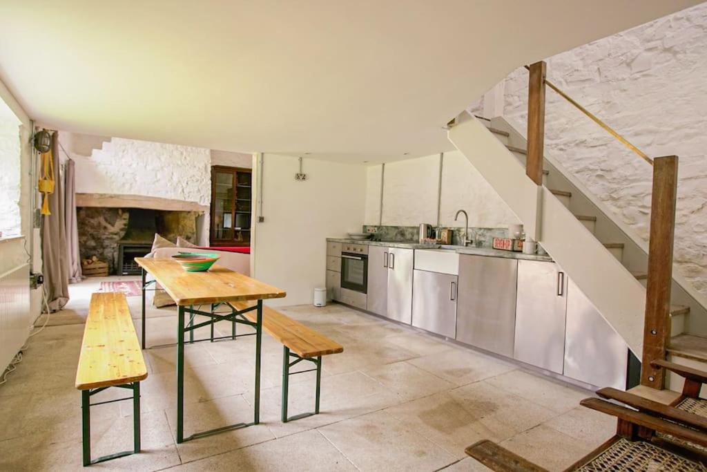 Lower Godney Little House Wells Bagian luar foto